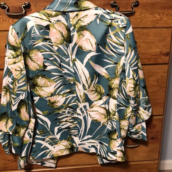 Women’s Bar III palm print suit as seen on Not Dead Yet TV show. Size XL new - Picture 3 of 4